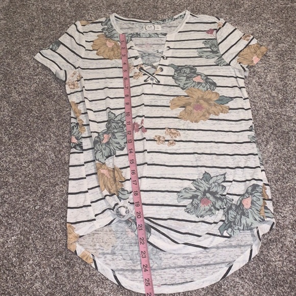 Maurice’s Floral Shirt - Picture 6 of 6